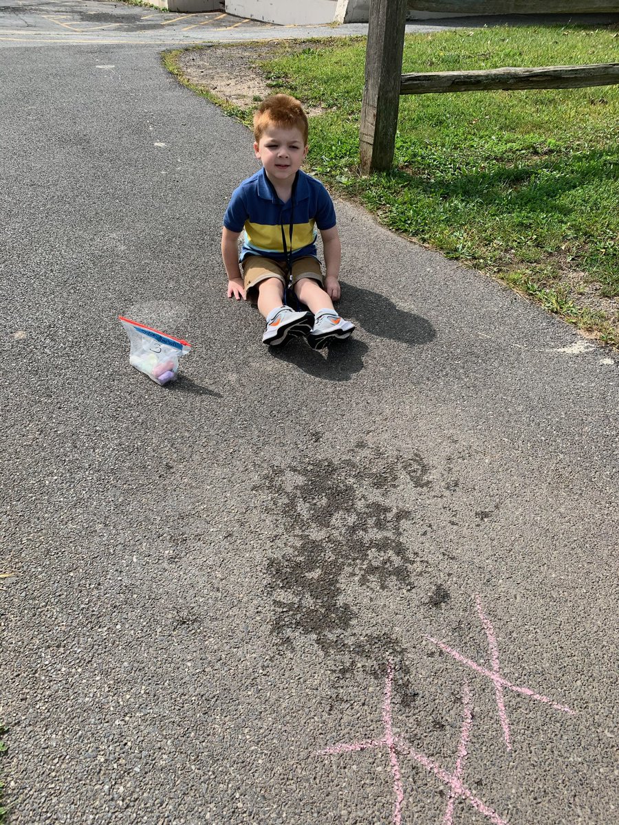 JRobinsonKinder's tweet image. We practiced indoor recess to try out our individual bins of fun toys. Then we enjoyed our sunny, outdoor recess. Outside we used our own bags of sidewalk chalk. #RecessSociallyDistanced #FirstDayOfK
