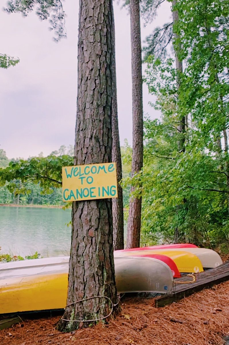 CUOutdoorLab's tweet image. Is it just us, or have you been day dreaming about a lakeside getaway all day, too? 🚣🏻‍♀️
...
You and your family can have access to our canoes, pool, and more with our Family Vacation Package! Check out the link in our bio to book! 
#lakefront #cabins #suites #clemson…