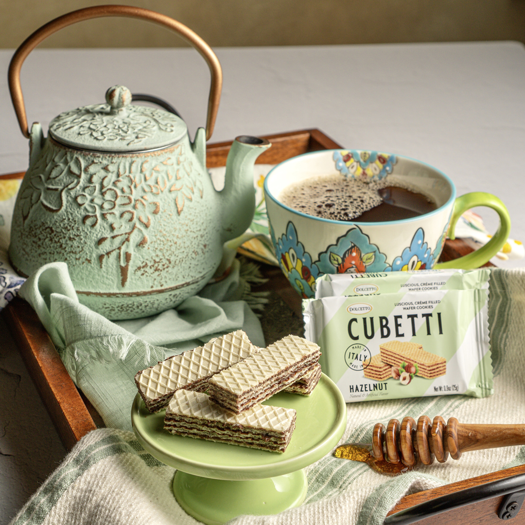 FusionGourmet's tweet photo. The perfect way to relax  and unwind on a Monday evening! #cubetti 

#teatime #coffeetime #dessert #unwind #relax #fusiongourmet #wafers  #dolcetto https://t.co/Tm3vHeCmV0