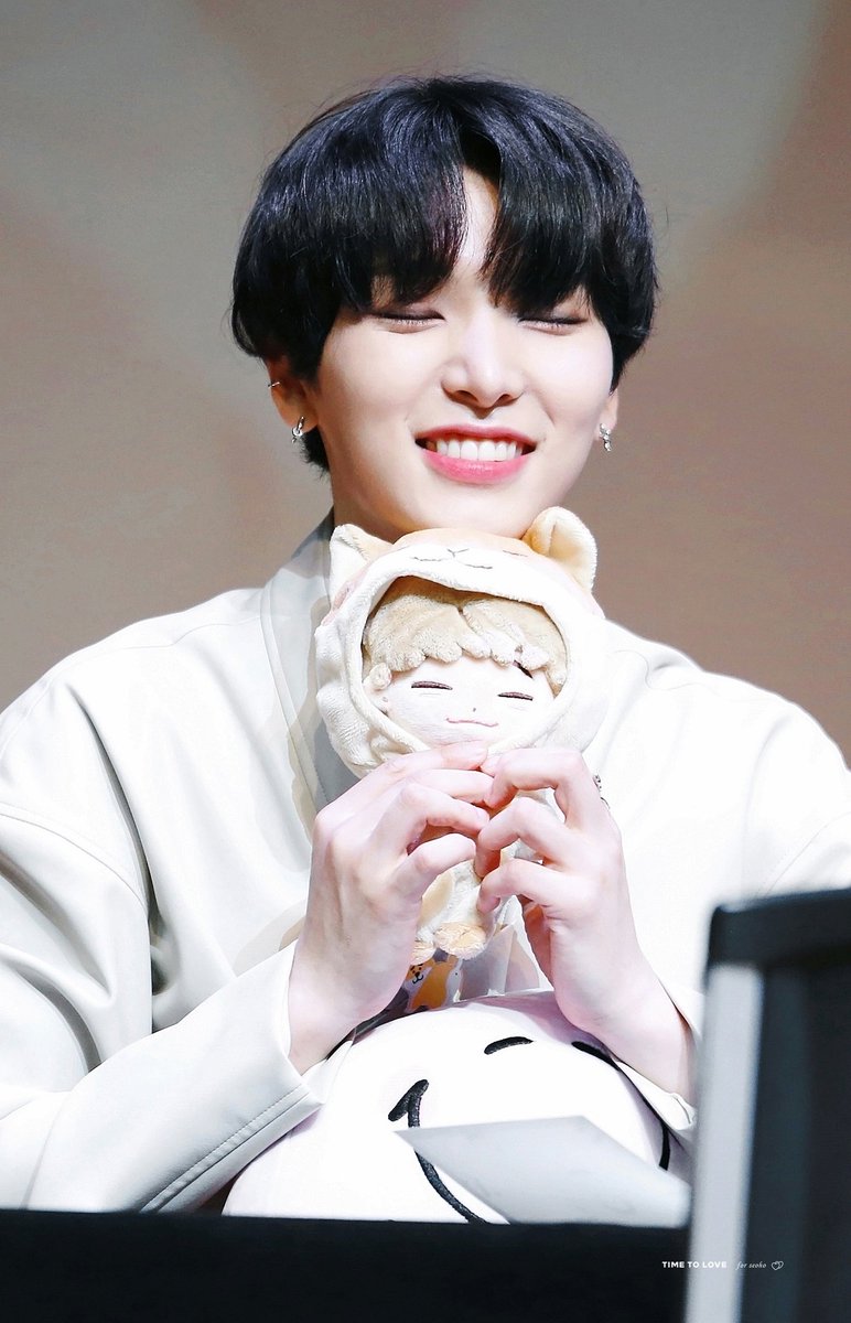 real seoho smiling with seoho doll: twice the cuteness!! 