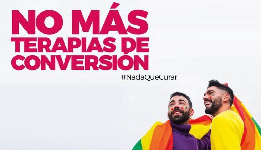 Despinozacuevas's tweet photo. Miles de adolescentes y jóvenes se suicidan cada año en el mundo por las famosas terapias de conversión, ellos muchas veces no se pueden negar a la anuencia de padres q no aceptan su orientación sexual. A ellos los debemos proteger @LoreRecabarrenS. Tus palabras son condenables. https://t.co/MtyStDmaxX