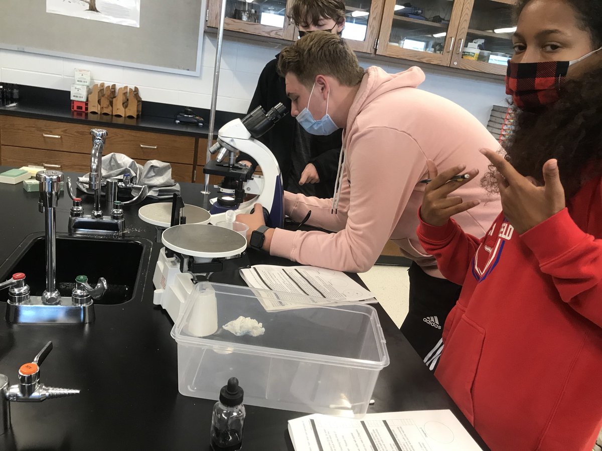 ingmire_s's tweet photo. #1DCCS #anatomy Anyone that’s visited today’s anatomy lab would have truly thought we were mad scientists as we performed various experiments on ourselves to test our skins physiological responses to disturbance. https://t.co/PONiWXNFCg