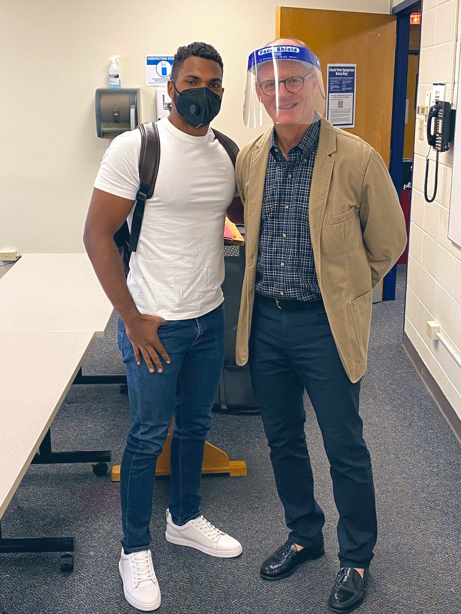 JoseM29077927's tweet image. thankful For being surrounded by good people and great Professors! #RTTO #picswithproffesors @TIUBaseball @CoachSGardner