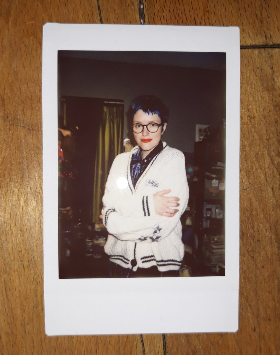 Tiffabella_C's tweet photo. ...and when I felt like I was an old cardigan under someone's bed, you put me on and said I was your favorite 

@taylorswift13 @taylornation13 #taylorswift #cardigan #Folklore https://t.co/JNBeGHh8qR