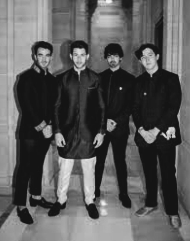 Laura1375's tweet photo. Day 12: Nick and his Brothers.

My favorite pictures of the Jonas Brothers. Nick and Frankie birthdays are both in the Month of September. Frankie's birthday is September 28th. Happy Birthday to you Frankie 🎂 

#16daysofnickjonas https://t.co/Fm0S3tdOwx