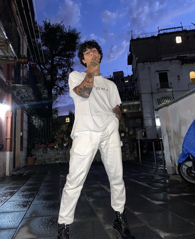 ⠀      

           — 𝔢𝔱𝔦𝔢́𝔫𝔫𝔢 𝔡𝔲𝔭𝔬𝔫𝔱.

❛ a picture never changes, even when the people in it do. ❜

        ▻  fotógrafo.
        ▻  bisexual (vers).
        ▻  no anime / selectivo.
        ▻  fav para dm.
        ▻  rt / #freerol ; #sexrol.