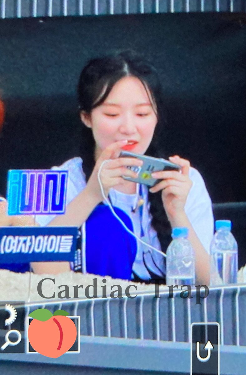 SHUHUABRASIL's tweet photo. [🔜] 14.09.10 Shuhua durante os bastidores das gravações do "ISAC E-Sports 2020" 
©️CardiacTrap0106
#아이들 #여자아이들 #GIDLE #슈화 #SHUHUA https://t.co/maxKHwnbhB