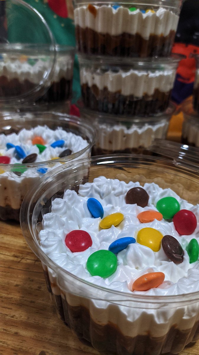 LucasDeDios14's tweet photo. Somos Panchi's Golos Delivery. Un pequeño emprendimiento con Golosinas, Postres, Bebidas y mucho más. Nos pueden encontrar en Instagram y Facebook. Y sino, un RT ayuda. Gracias!!! https://t.co/FXNcqplei9