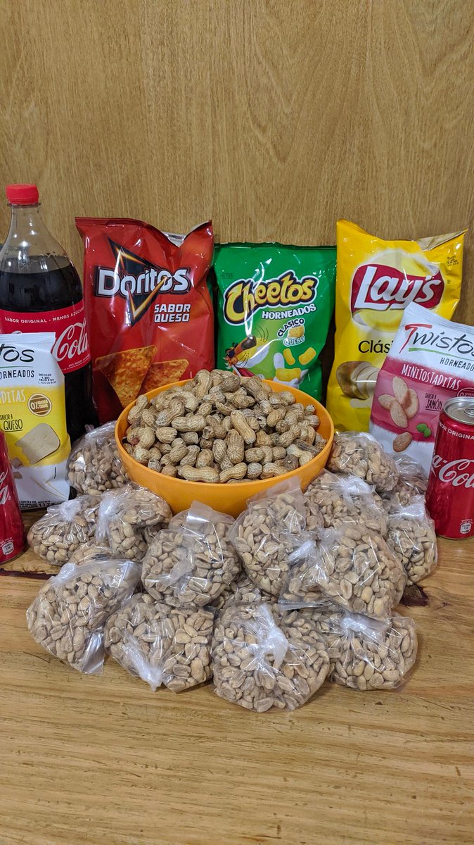 LucasDeDios14's tweet photo. Somos Panchi's Golos Delivery. Un pequeño emprendimiento con Golosinas, Postres, Bebidas y mucho más. Nos pueden encontrar en Instagram y Facebook. Y sino, un RT ayuda. Gracias!!! https://t.co/FXNcqplei9