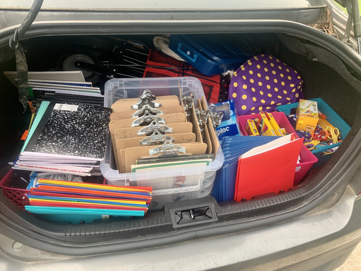 luv2teachVA's tweet photo. Home visits to all but 4 of my students today to deliver any supplies they were missing, math packets they weren’t able to pick up, &amp; a little treat. Seeing their eyes light up when they saw me refueled my overwhelmed heart! ❤️ #nnpsproud #heartwork https://t.co/uaLKSaC4qY