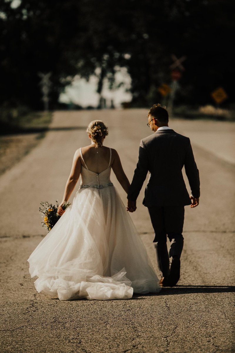 ckweddingpros's tweet photo. When you’re starting down the road to your beautiful new life together, make sure you have the right photographer there to capture the moment!
Photo by  @lofthousestudio 
 #ckont #chathamkent #chathamkentphotographer #ckweddings #ckweddingpros #weddingphotography #marrymeinck https://t.co/r8QhEKjqWI