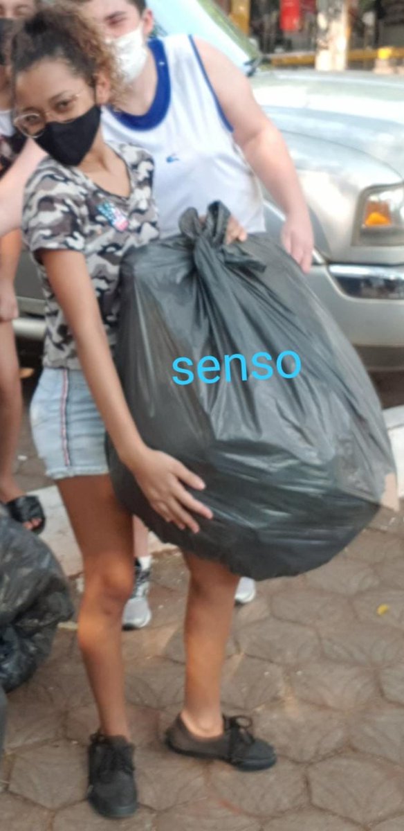 interactrondon1's tweet photo. Nada melhor que finalizar o dia com os memes que o projeto "Cidade Limpa" rendeu 😎😎

Ao todo foram 13 sacos de lixo coletados pelos interactianos na nossa cidade, contribuindo para uma comunidade limpa e uma reciclagem correta 💙🌱 https://t.co/KNk18UQJ5D