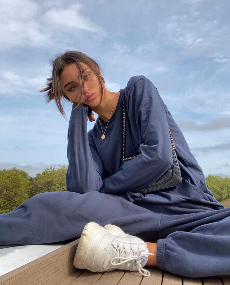 —• 𝒀𝒐𝒖 𝒌𝒏𝒐𝒘 𝒘𝒉𝒆𝒓𝒆 𝒊 𝒈𝒐 𝒘𝒉𝒆𝒏 𝒘𝒆’𝒓𝒆 𝒅𝒂𝒏𝒄𝒊𝒏𝒈.