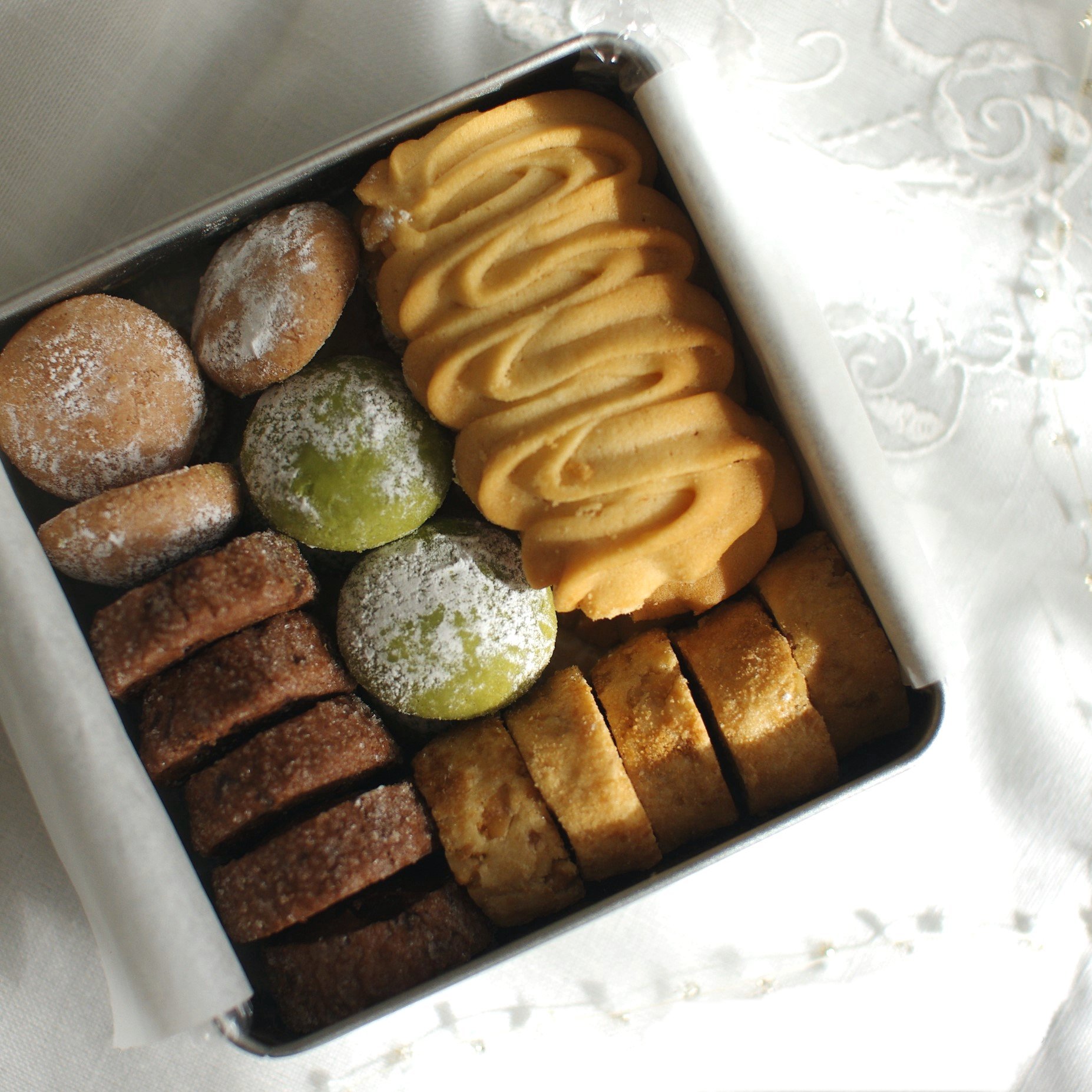 ট ইট র 菓子工房 Osanji Time タイミング的に ちょうど敬老の日に間に合うよう発送できると思います 色々入ったお得感いっぱいの 福福おやつ箱や お酒好きな方には大人のクッキー缶 シフォンケーキ好きな方も多いですよね 当店のミンネショップは