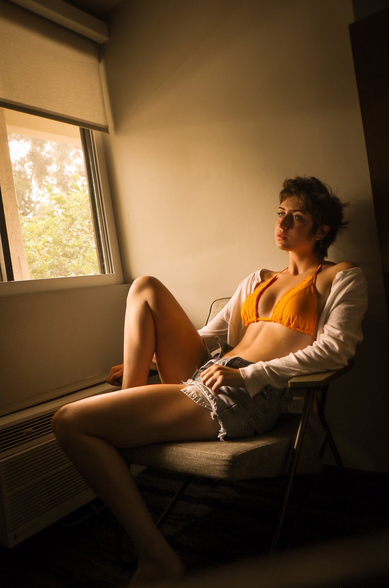 addyxpate's tweet photo. a lil motel shoot :) https://t.co/jgbyXtRMwr