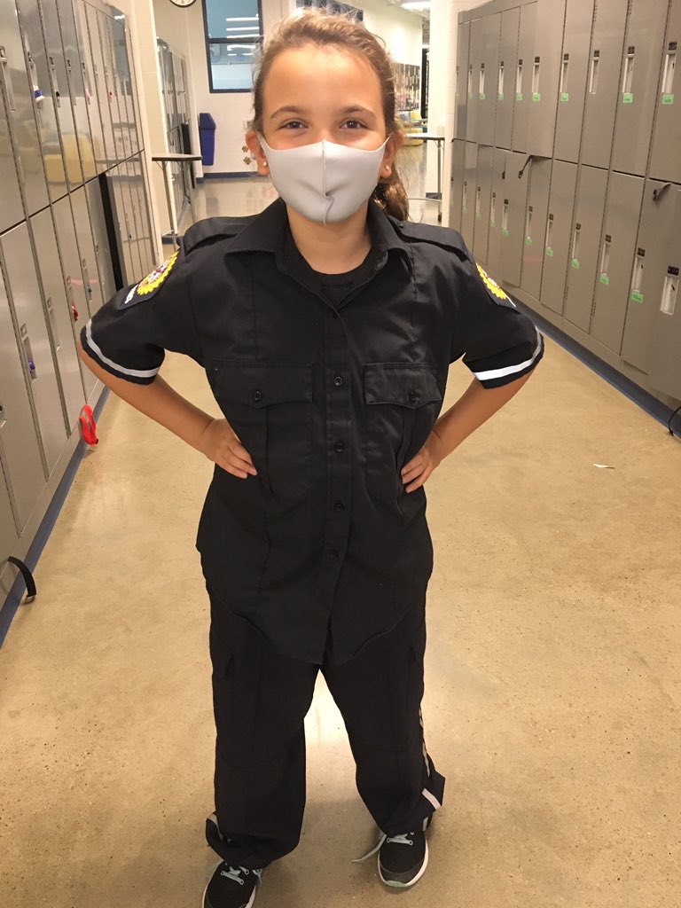 Lois E. Hole School tweet media