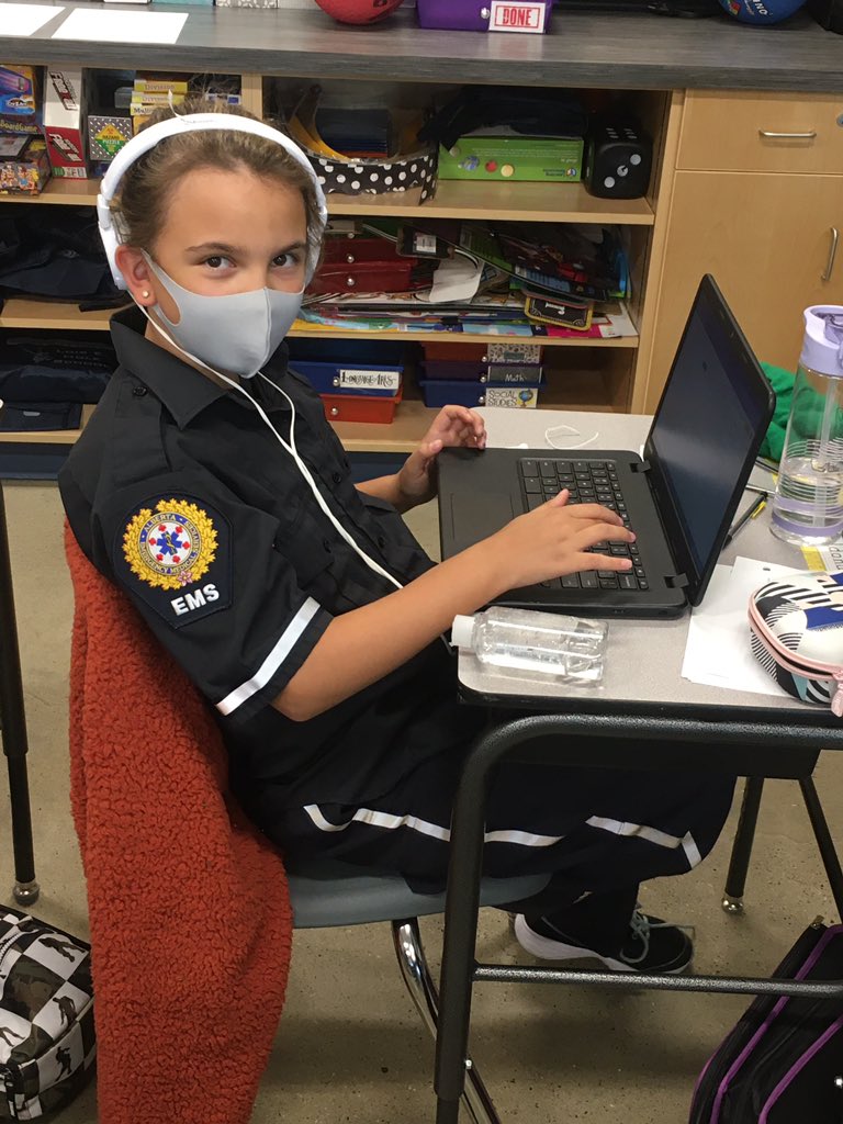 Lois E. Hole School tweet media