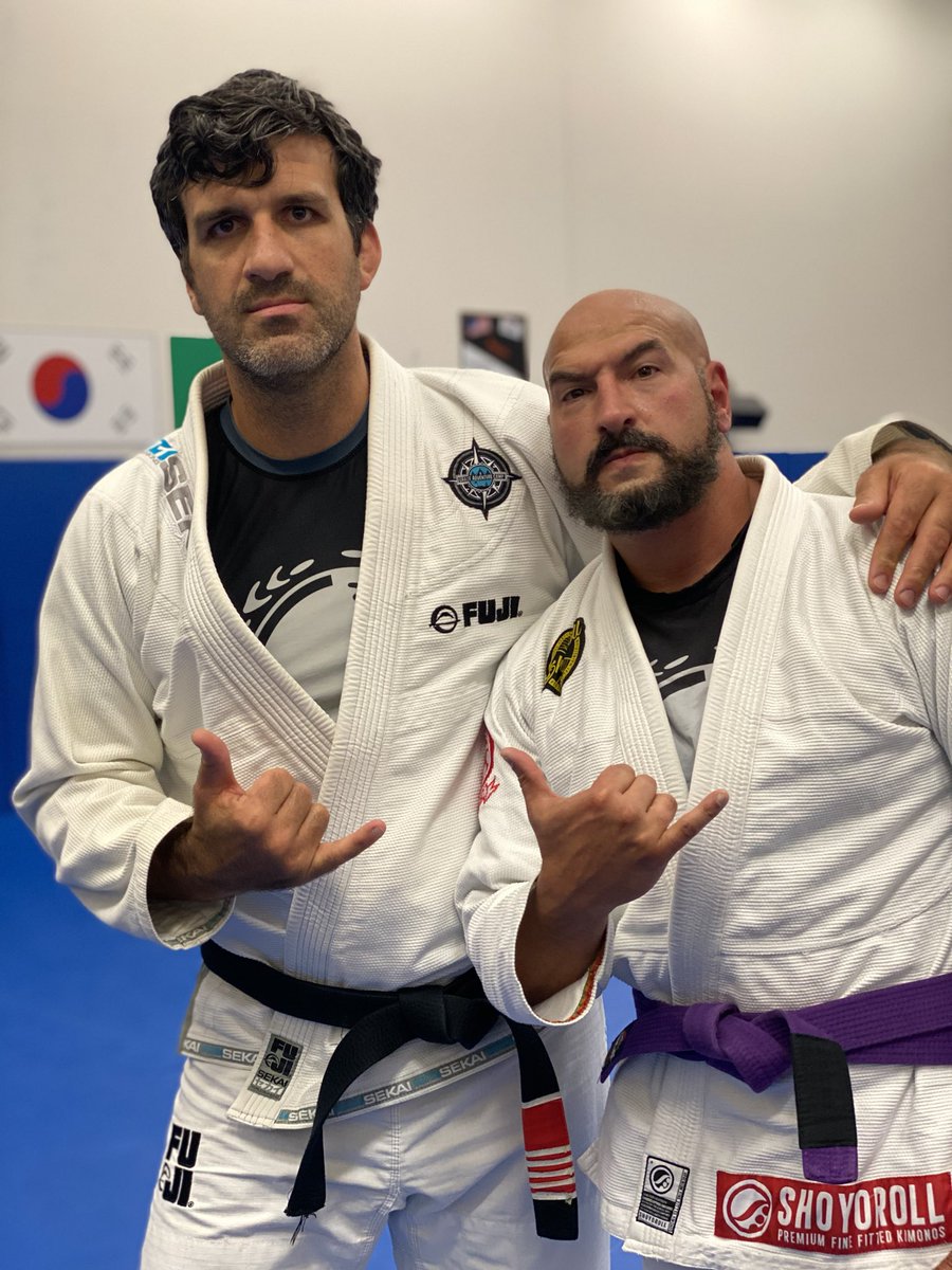 Literal blood sweat tears over the years, grateful to be back on the mats with this man. He’s taught me lessons beyond jiujitsu that helped unlock myself... ⁦<a href="/RollesGracie/">Rolles Gracie</a>⁩
