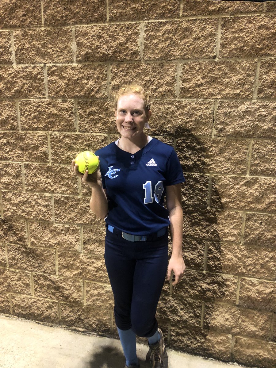 LC_ladycougars's tweet photo. Lady Cougar MS with the wins over Russellville! Addie Cartas sends one sailing ⛵️ 🥎💙 https://t.co/qlJ4C0BIn1