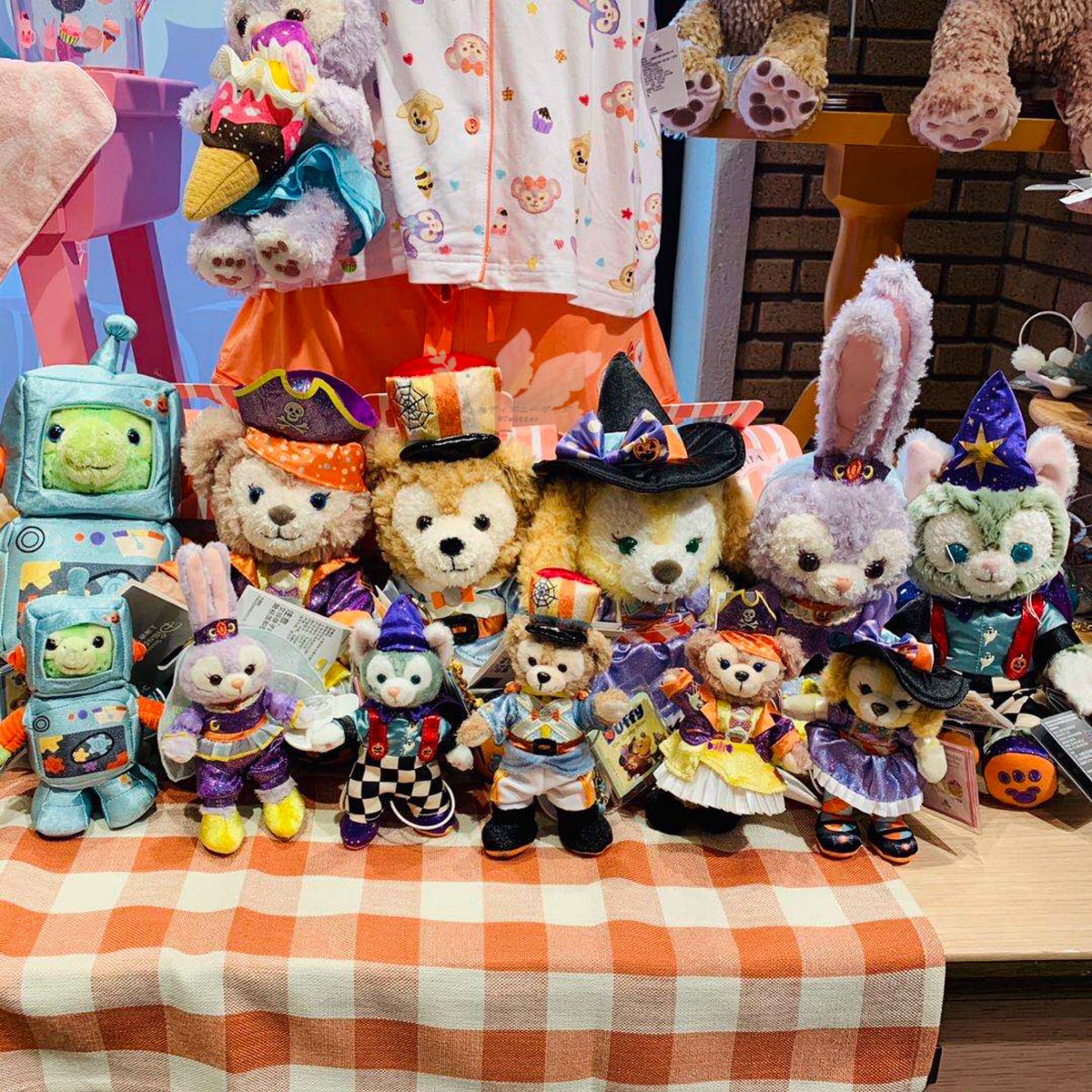 上海ディズニーグッズ紹介アカウント ダッフィーのハロウィンシリーズ 本日発売です Shdl Md 上海ディズニー