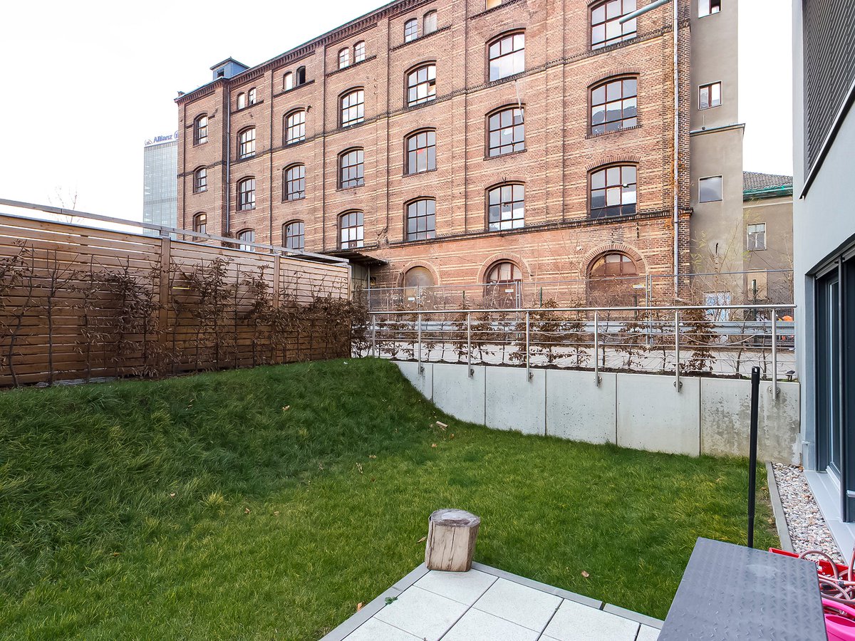 Urban_Ground_'s tweet photo. This beautiful furnished apartment is in Friedrichschain-Kreuzberg. It’s a big two room apartment (72 square meters) with ample living and storage space.

More details &amp; to book online: https://t.co/lBTJksvGak

#apartments #rent #furnishedrentals #berlin https://t.co/UlbRBWdrF5