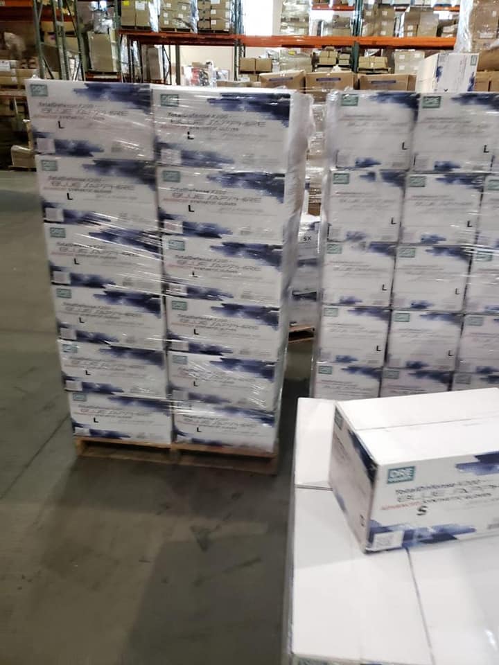 MedazoneMedical's tweet photo. Blue Medical #Nitrile #gloves IN STOCK $6.90/per box 100pcs FDA 510(K). #nitrile #nitrilegloves #nitrilegloves #workgloves #disposablegloves #rubbergloves #handgloves #latexglove #latexgloves #vinylgloves #medicalgloves #surgicalgloves  #examinationgloves #ppe https://t.co/DjwiZi1jn0