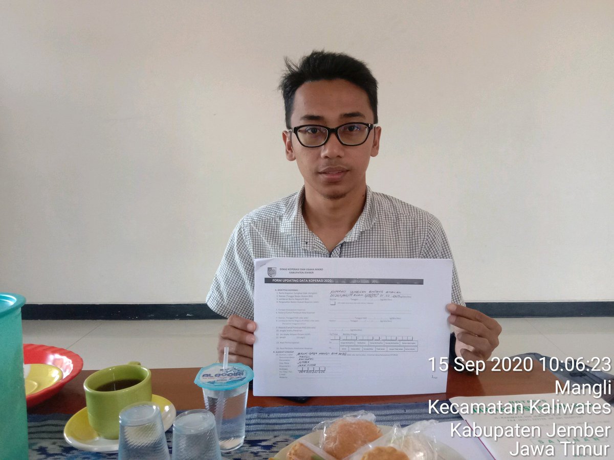 MNiamulloh's tweet photo. Selasa 15/09/2020, Kunjungan dan pendataan bagi koperasi yang belum memiliki NIK, karena koperasi sudah lama fakum dan baru bisa melaksanakan RAT tahun 2020 di Koperasi Sembilan Bintang Amanah Mangli, Kaliwates - Jember.
#ppkljatim
#ppkljember
#penyuluhkoperasi
#kemenkopukmri https://t.co/3a2PlEValh