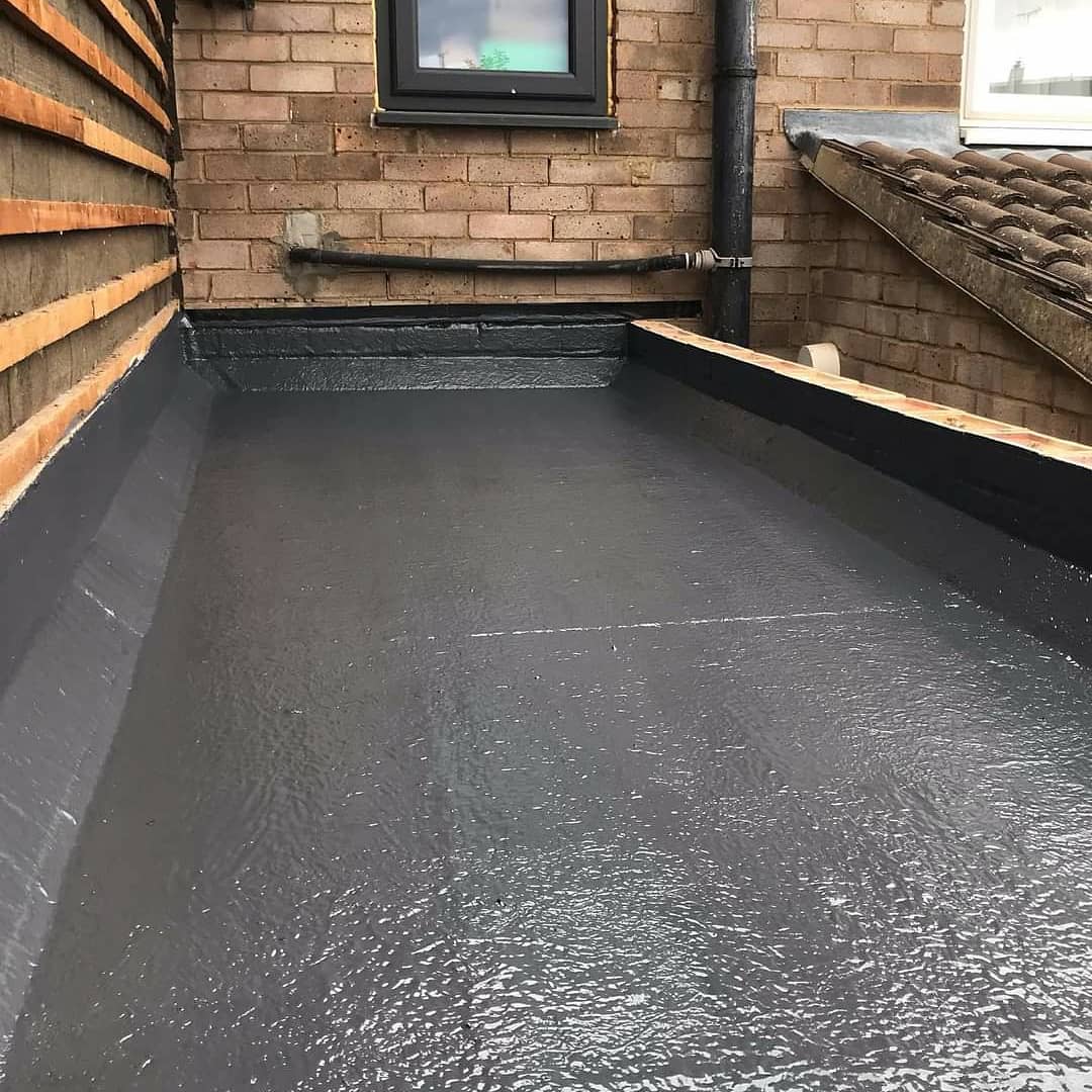 RestecRoofing's tweet photo. Another neat Flexitec 2020 roof by Capital Roofing Limited! This new deck roof in Chelmsford was seamlessly waterproofed with this flexible, multi-surface system prior to parapet copings being installed #Flexitec2020 #ResTec #liquidroofing #GRP #UKmanufacturing 🇬🇧 https://t.co/KBUTB0qO6c