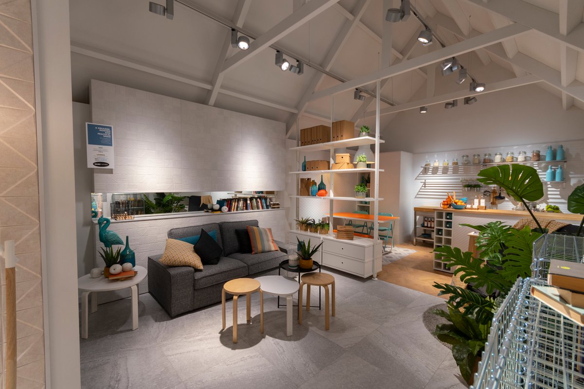 VIVESCeramica's tweet photo. #VIVESShowroom: Un #hogarBASIC es un hogar lleno de sencillez y alegría que no escatima en calidad y detalles. Como no podía ser de otro modo, ¡nuestra colección #BasicbyVIVES tiene su propio espacio en el #Showroom!
#vives #vivesceramica #mejorconceramica #feelingceramics https://t.co/9iaZXb3A9M