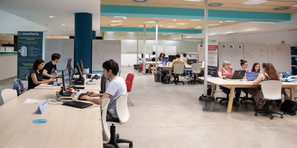 decanoCOITAOC's tweet photo. RT @coitaoc #FelizMartes para emprendedores y #startuperos. Se abre nueva convocatoria de @OpenFuture_And, programa de aceleración de empresas tecnológicas con una de las mayores tasas de supervivencia que busca #Startups para #RetoAOF y #RetoV2X. Pero h… https://t.co/8CSL5YR2XQ