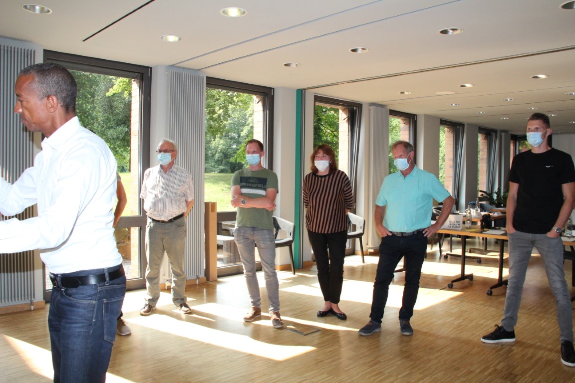 profineGroup's tweet photo. profine partner academy: Not all seminars can take place online – but some with a mouth and nose protection mask. Here are a some recent photos from our customer workshop "coaching the generations" in Hagen. Many thanks to all participants!
#KBE #KÖMMERLING #TROCAL #profineGroup https://t.co/RstdAdU6Ih