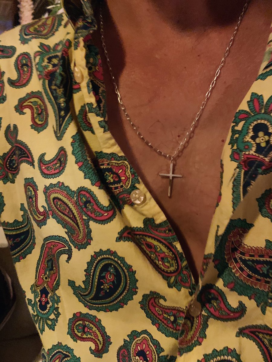 natandbelle's tweet photo. Jóvenes Eternamente 💛🎶
¡Qué bien le queda a @Pol314oficial el Collar Soph con charm Cross! 
Nos hace mucha ilusión, ya que es el cantante y compositor de una de nuestras canciones preferidas 🎸
👉🏼 https://t.co/o2MgyozS0o #ColecciónHombre 
¡También para chica! Collar Sophie❤️ https://t.co/t8XKf47aom