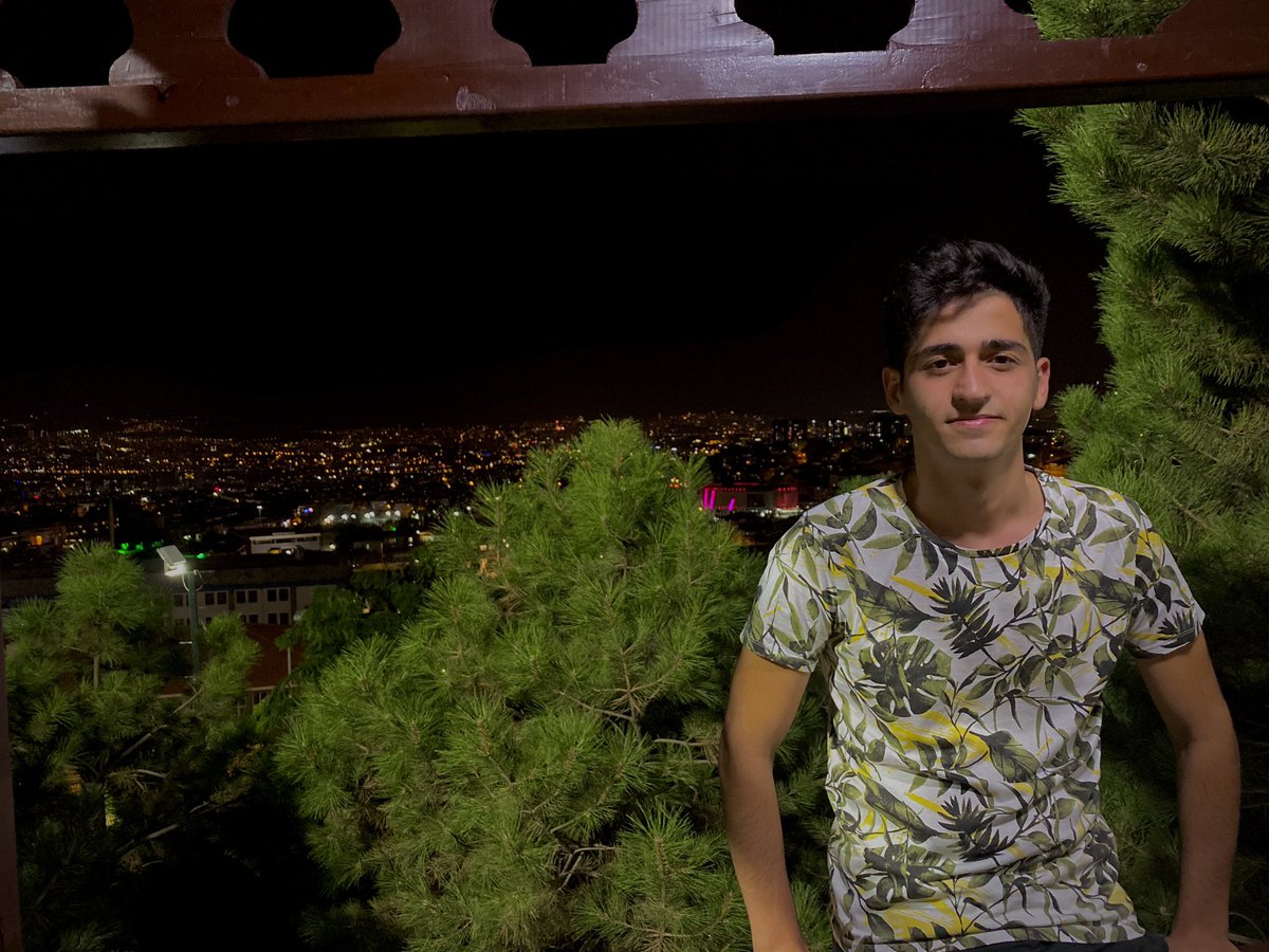 Ben, çocuklar gibi sevdim, devler gibi acı çektim.