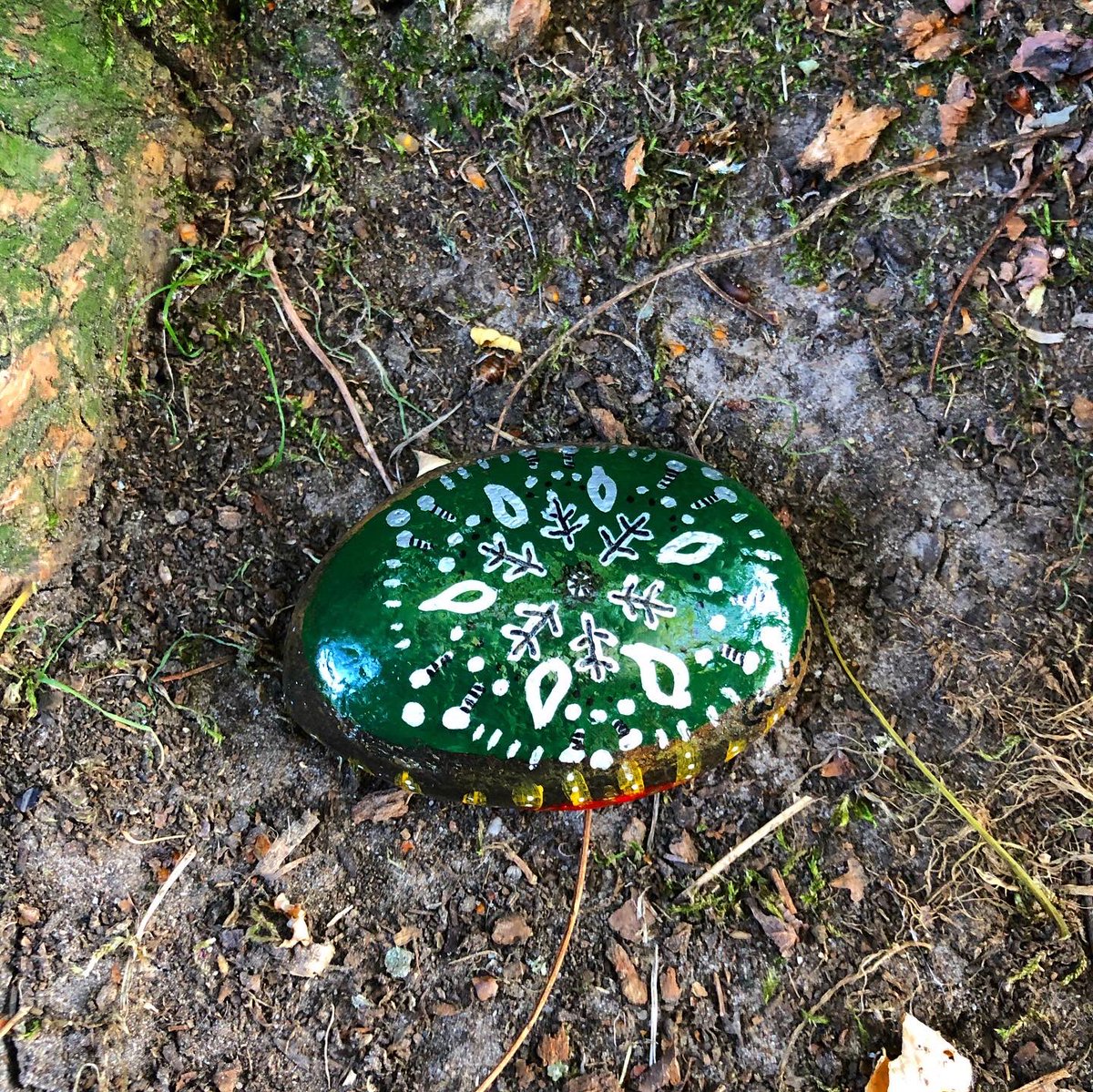 CompassionateRo's tweet image. Notice the good in you 🌺

How different things would be if we all included our goodness in our awareness...

#pebbleswithpurpose #rockpaintingart #rockpainting #paintedrocks #compassionrocks #compassionaterocks #365daysofcompassion #mindfulrocks #mindfulness #noticethegood