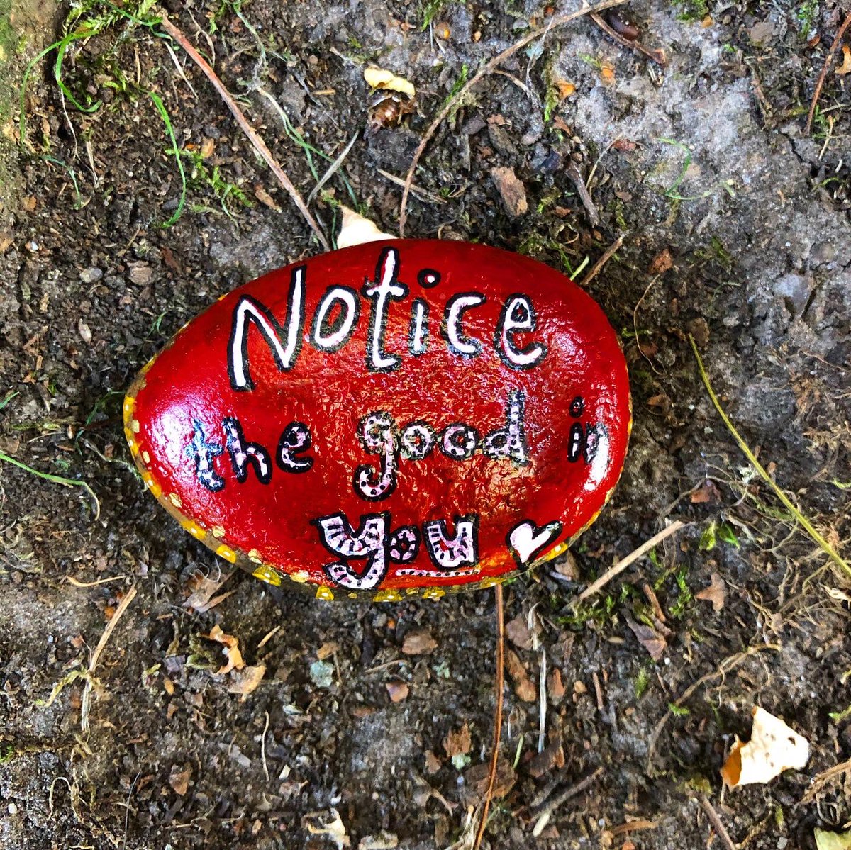 CompassionateRo's tweet image. Notice the good in you 🌺

How different things would be if we all included our goodness in our awareness...

#pebbleswithpurpose #rockpaintingart #rockpainting #paintedrocks #compassionrocks #compassionaterocks #365daysofcompassion #mindfulrocks #mindfulness #noticethegood