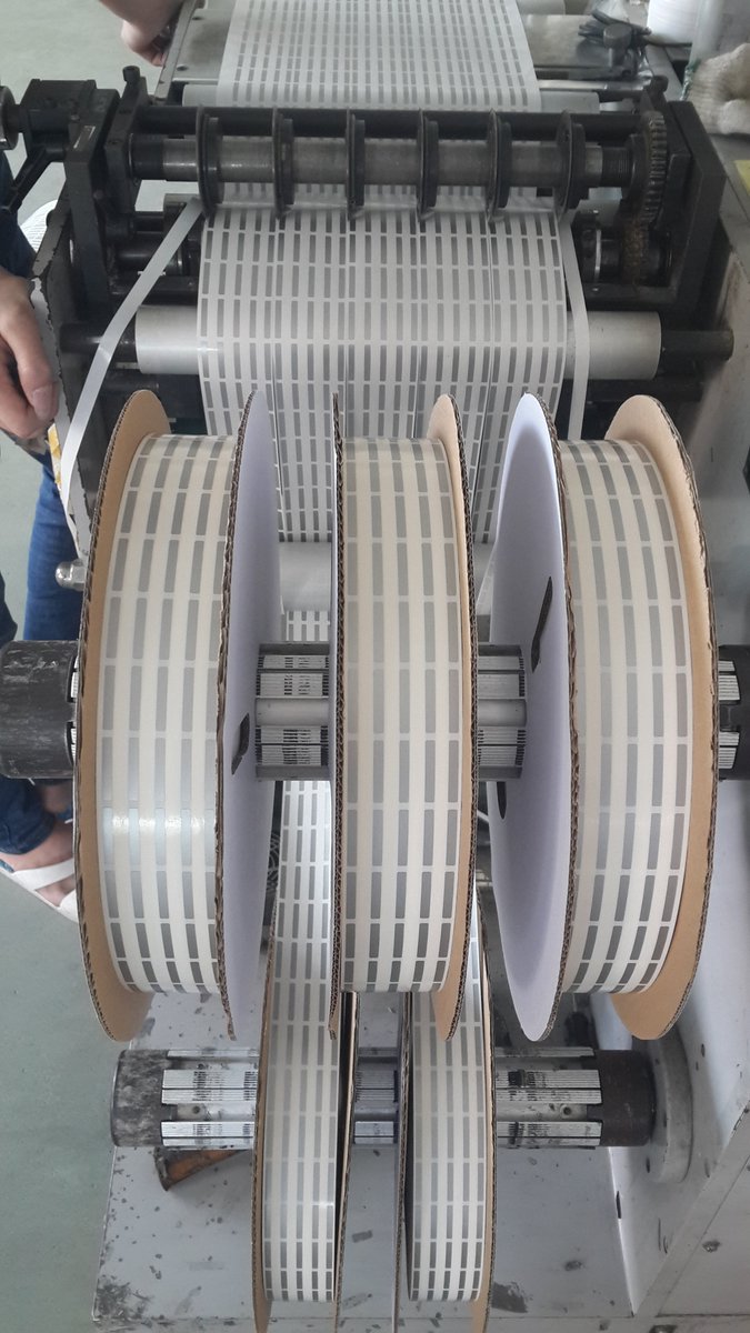Saierlabel's tweet photo. The Fourth process of custom service is QC checking . Although we have worker on each process to check quality, but we still organize a QC Team to check finish products��� More click: https://t.co/R3b1kO5uWq
#scratchofffilm
#adhesivescratchlabel
#scratchadhesivestickerlabel https://t.co/1e3wTBBing