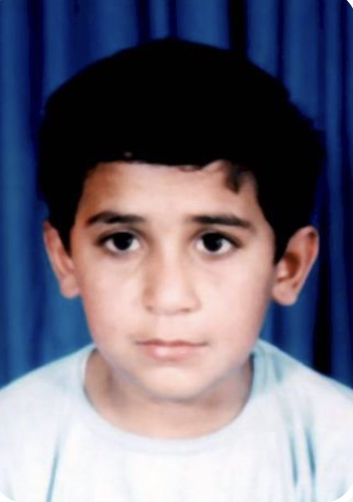 Kuwait_martyrs's tweet photo. الشهيد:فراس سعود جابر مهوس
طبيعة العمل : مدني 
الحالة الإجتماعية : أعزب 
تاريخ الميلاد : 19/10/1979 
تاريخ الإستشهاد : 15/9/1990 واقعة الاستشهاد : اصابته بحروق ادت الى الوفاة. https://t.co/M5qV9wNdZl