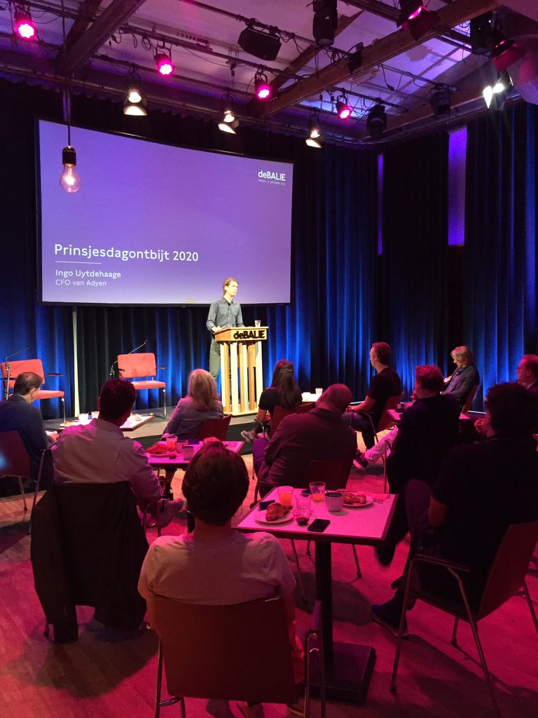 Een begrip: het jaarlijkse #Prinsjesdagontbijt van <a href="/DeBalie/">De Balie</a> waarin sprekers van formaat een andere blik geven op de #miljoenennota. CFO Ingo Uytdehaage van <a href="/Adyen/">Adyen</a> citeert Spinoza en roept kabinet op tot een langetermijnvisie voor de komende 20 jaar  #Prinsjesdag #prinsjesdag2020