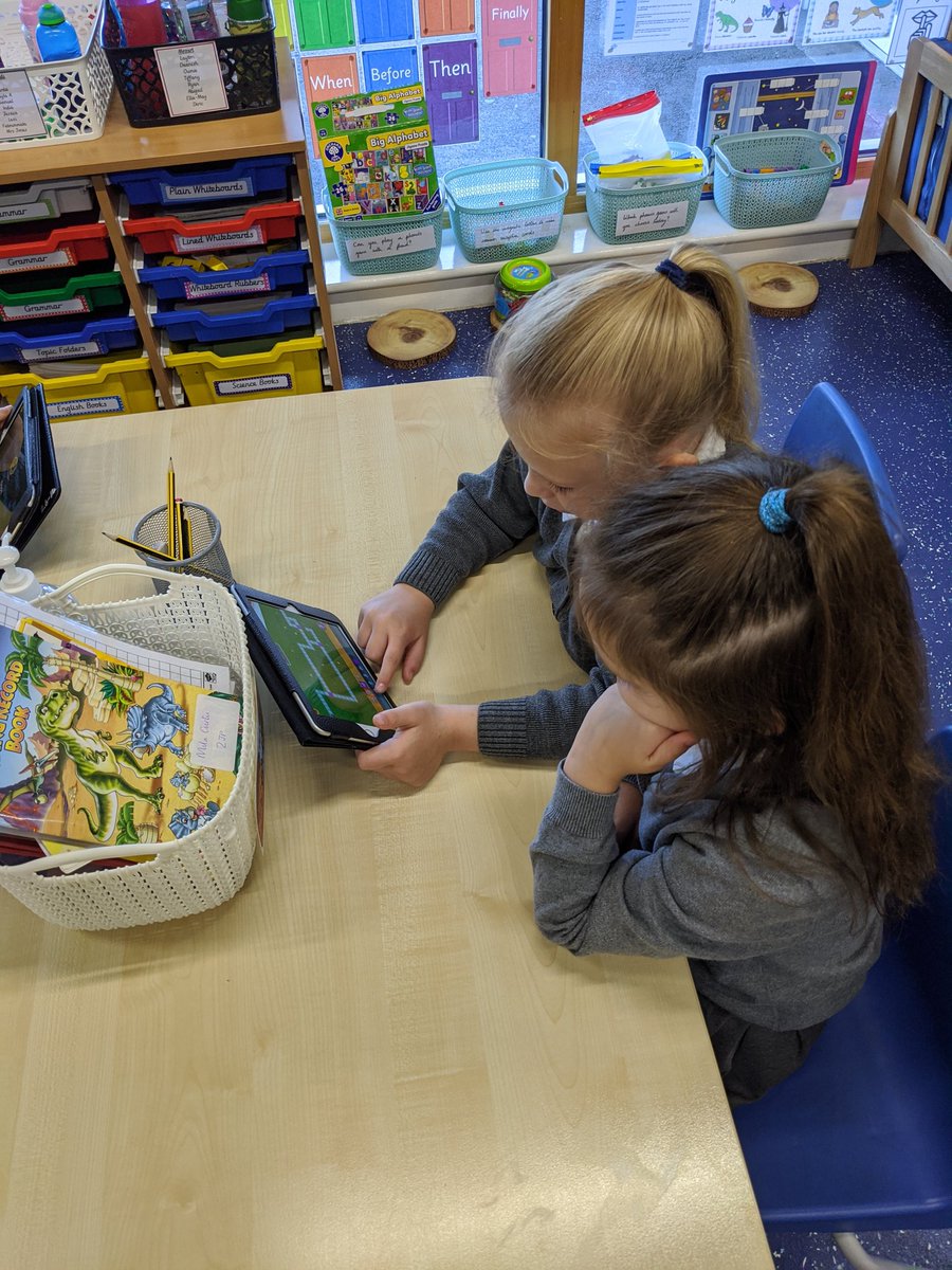 Windmill2JP's tweet photo. 2JP absolutely loved their first Computing lesson 👍 #JuniorJam#MusicFederation https://t.co/LuR6fbuVcY