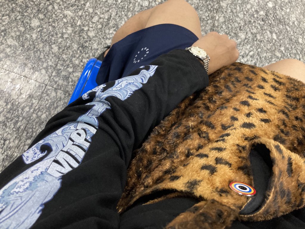 DAISUKE_is_Here's tweet photo. 上海×東京陸サーファースタイルで淮海路VANSのオープン行ってきます。

信じられない事に、上海の自宅にVANS1個もなし。
イベント先のTX淮海で買うしかないw

#DOEshanghai #MTPT
#naissance #上海手表 https://t.co/WU2ISzrBUh