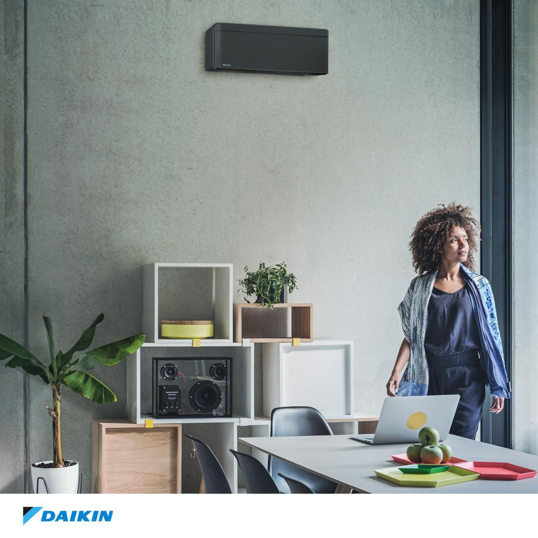 Daikin_MEA's tweet photo. Whether you want your indoor unit to stand out or blend in, our brand-new Stylish unit in black matte fits every kind of design taste. Learn more about this unit: https://t.co/T2asGiYvHb
#sensira #acstyle #daikin #daikinmea #wallmounted #splitunit https://t.co/03Hr6mU4YW