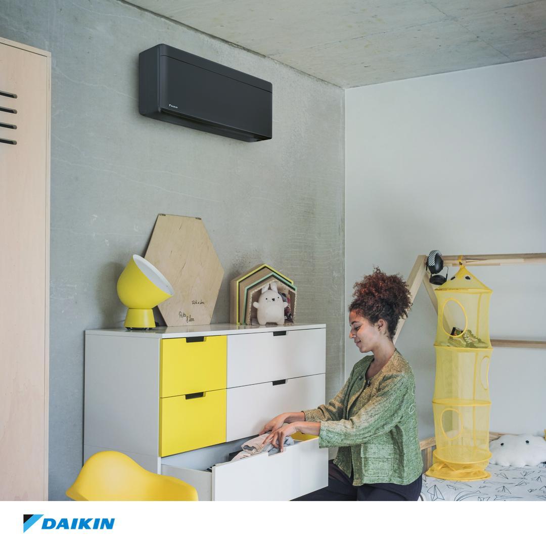 Daikin_MEA's tweet photo. Whether you want your indoor unit to stand out or blend in, our brand-new Stylish unit in black matte fits every kind of design taste. Learn more about this unit: https://t.co/T2asGiYvHb
#sensira #acstyle #daikin #daikinmea #wallmounted #splitunit https://t.co/03Hr6mU4YW