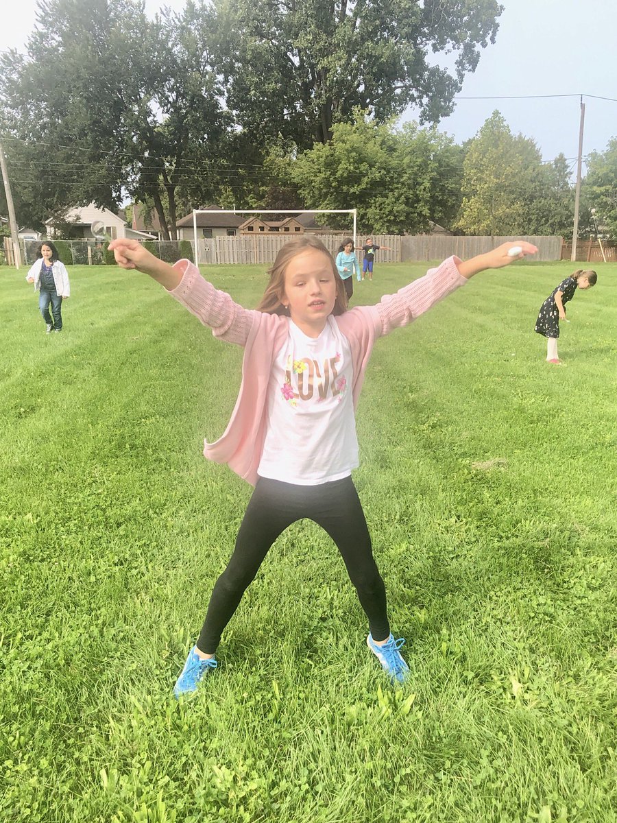 mrszaccsclass's tweet photo. We had such a blast competing in the “Cotton Ball Race” this morning. Each time they dropped it, they had to do 5 jumping jacks! Afterwards the students came up with a few more games using a cotton ball and spoon. #thinkers @DrDSuzukiSchool https://t.co/NcyyOPJUH5