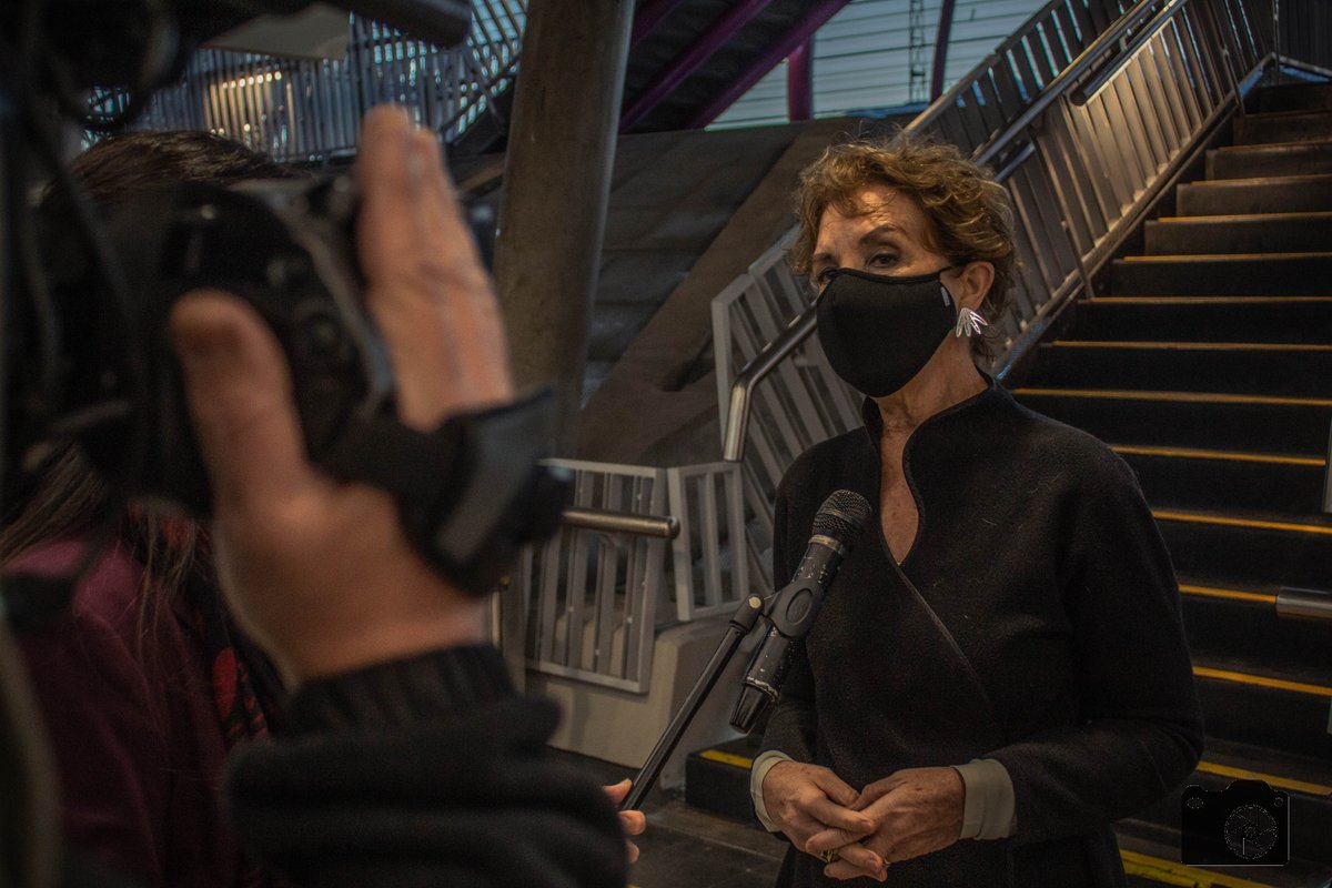 HaamJesus's tweet photo. Hoy tuve la oportunidad de estar presente en la apertura de la estación San José de la Estrella, dentro de la apertura logré poder fotografiar, hablar y entrevistar a la ministra Hutt, aquí dejo algunas fotos de aquella instancia. https://t.co/kbPTHTC0np