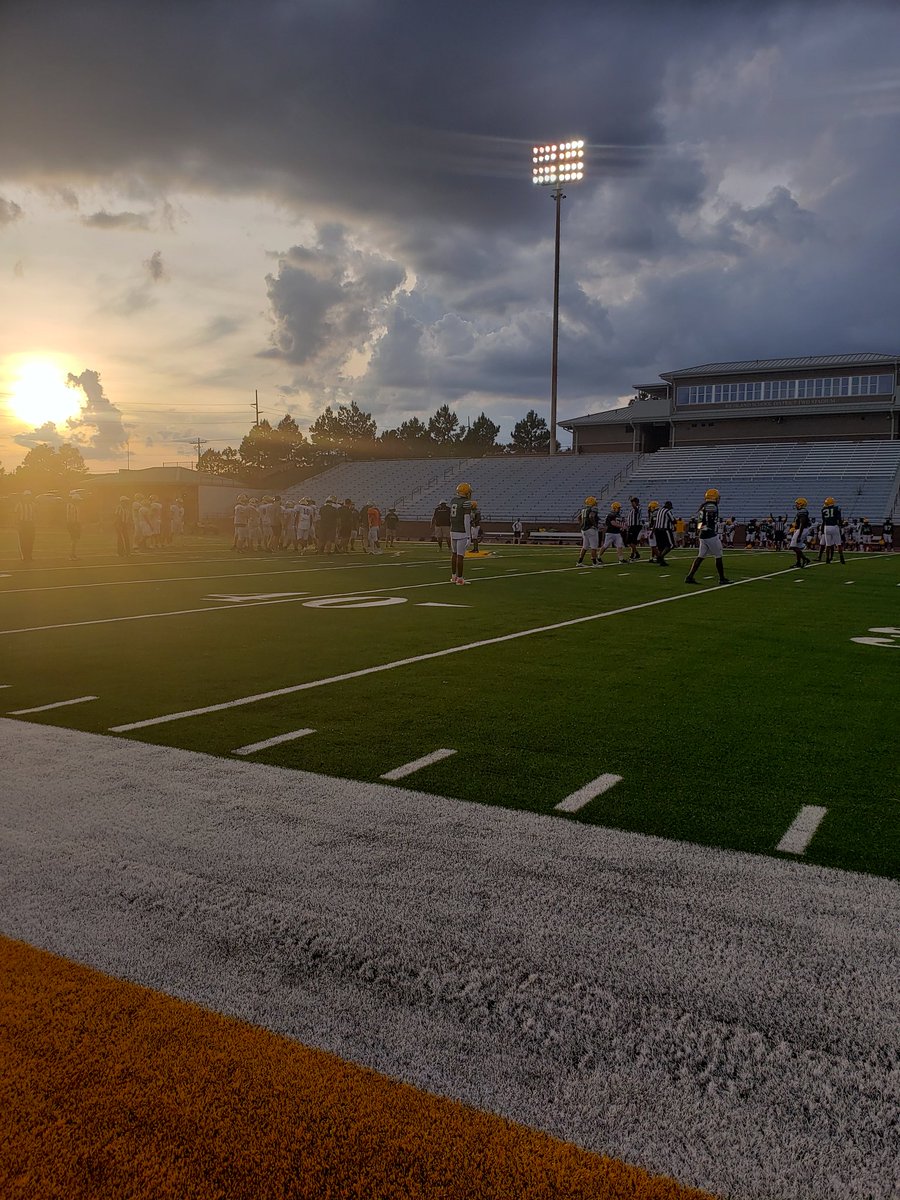CoachToad's tweet photo. Great night to get better! Thanks to @CoachRobinBacon and @TheValley_FB for hosting us. Good luck and prayers up to a 1st Class Program! #RIPCP #RepTheRidge https://t.co/Cniph2ci3C