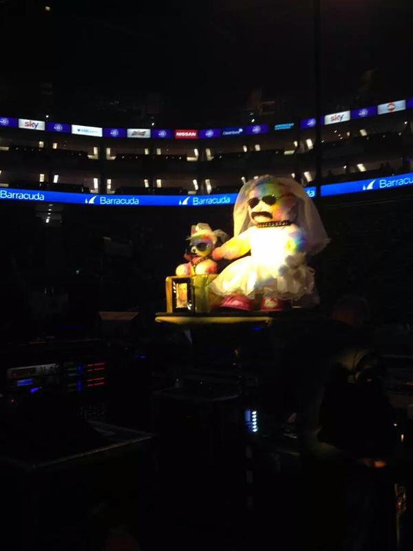 We start off with RBB and SBB on 09/24/2013, with RBB wearing a wedding dress and SBB in that white hat. This convinced me that they did in fact plan it, it was not just a spur of the moment decision.