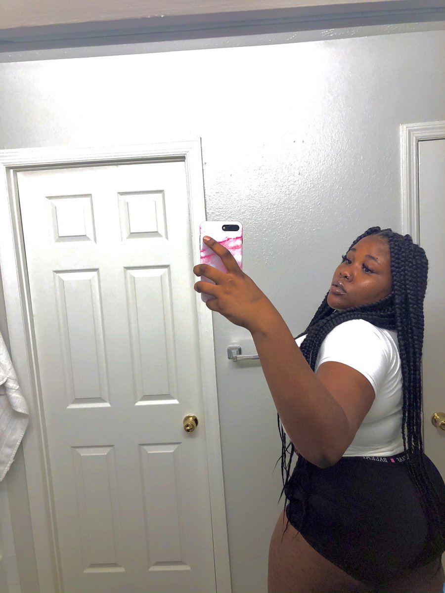 theeestallion's tweet photo. 🖤savage ass girl you cool on all of em.😎 https://t.co/AJHZSI8d5m