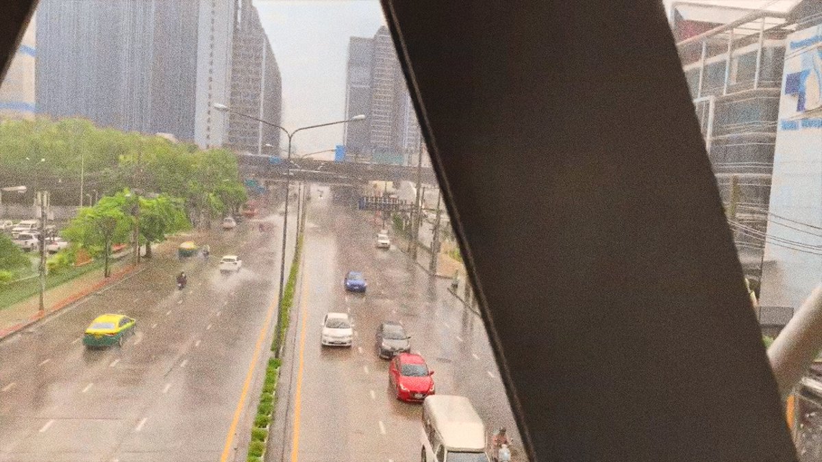staynayo's tweet photo. Glimpses of thailand from #PerthVLOG https://t.co/GyvZ3AqcNu
