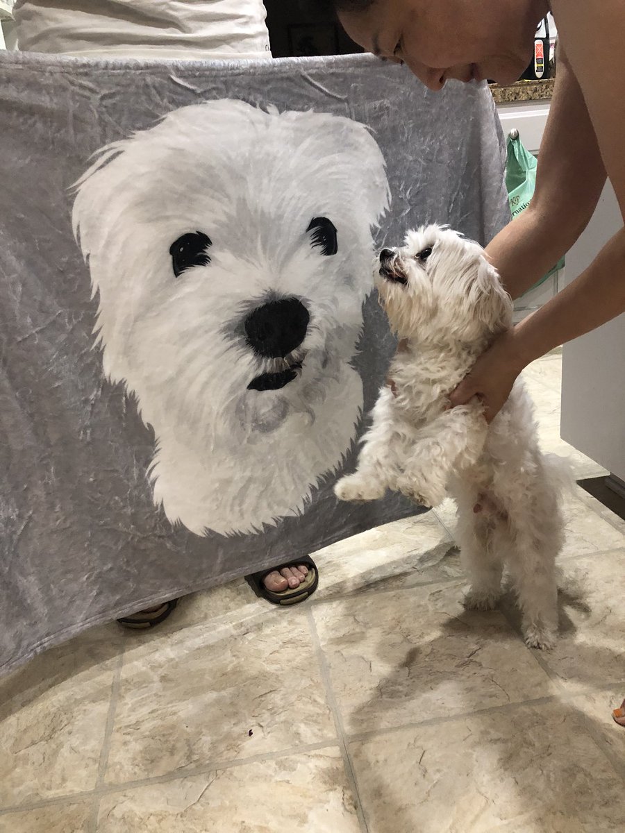 eintxu's tweet photo. My co worker gave me the best birthday present 😭💓 https://t.co/rF3EBa5H1k