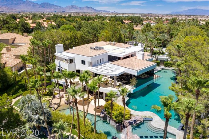 Can someone lend me 14 million dollars for this house in Vegas? 😅😍  man the porn you could film in a